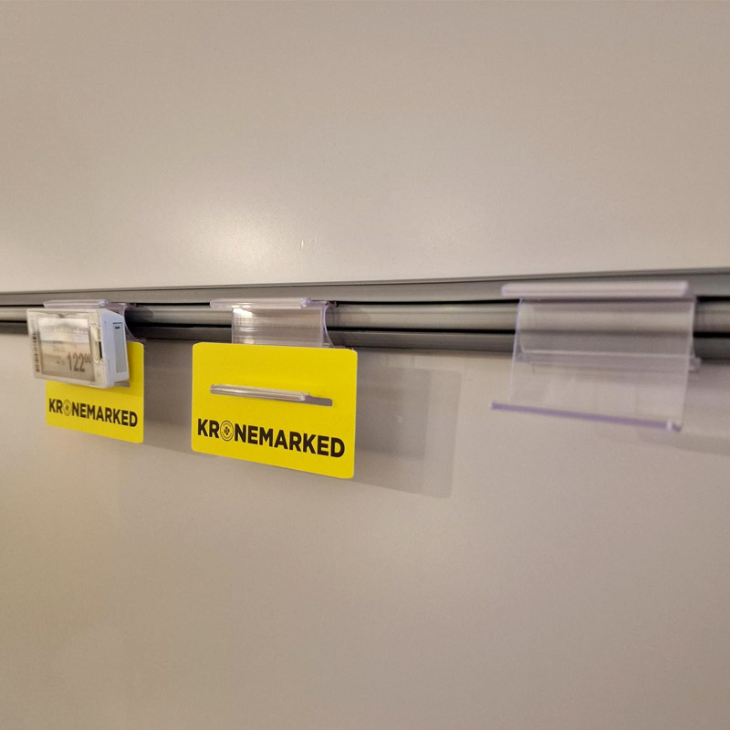 Holder for elektroniske prisetiketter