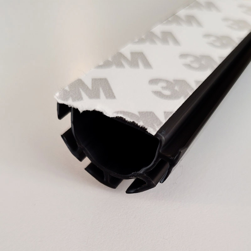 Svart Freeline Halfmoon labellist med tape.